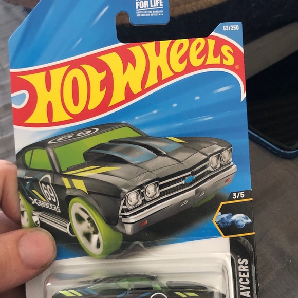 Mattel Hot Wheels '69 Chevelle X-Racers - Black and Green - Picture 7 of 8